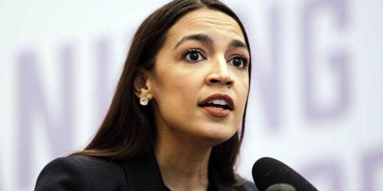 AOC goes viral with MUST-SEE takedown of GOP Rep. Marjorie Taylor Greene Vs.  How Democrats Handle Senator Al Franken