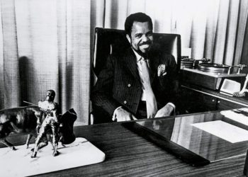 Hitsville: The Making of Motown | Full Documentary (TV14) | SHOWTIME : Berry Gordy the genius.