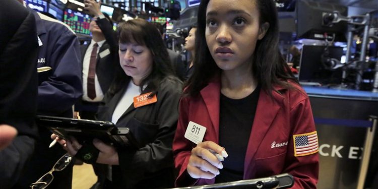YOUNGEST FEMALE TRADER ON WALL STREET REVEALS SHE ONLY EARNED $12,000 PER YEAR
