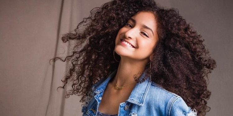 16-Year-Old, Lara Dabbagh, SHOCKS everyone with her UNIQUE sound on ‘The Voice’