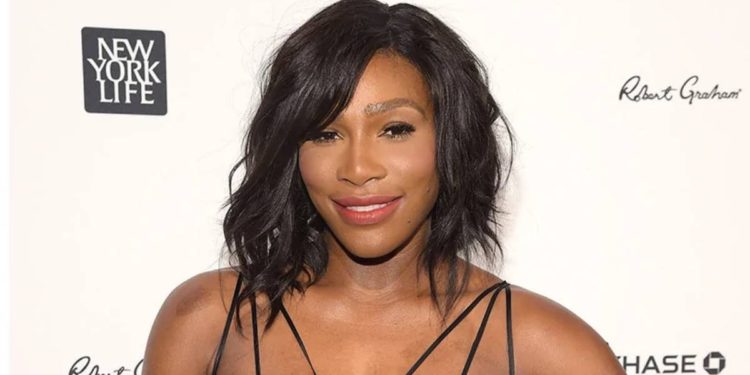 Serena Williams Shows Off Underwater Swim On Bahamas Vacation