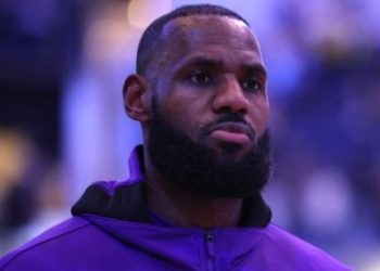 LeBron James is convinced ‘something REAL fishy’ is going on amid COVID absence