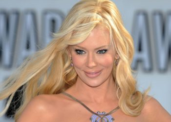 Jenna Jameson, ‘unable to walk,’ has Guillain-Barré Syndrome