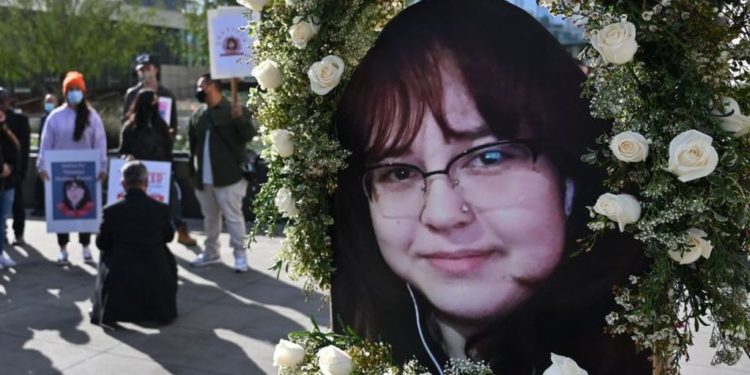 Family of teen killed by LAPD holds a news conference and Police Body and store cam.