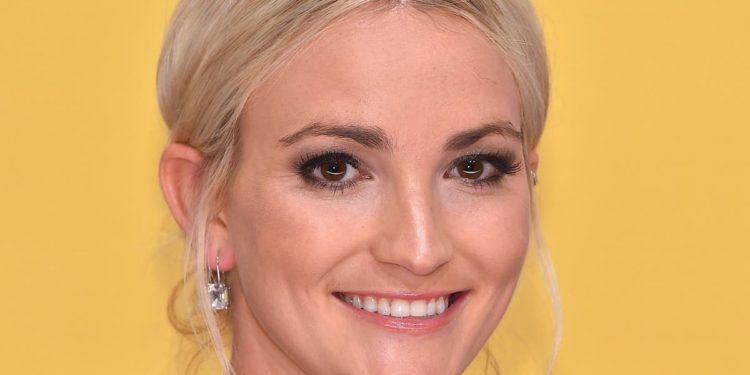 Jamie Lynn Spears Shares Rare Photos Amid Britney Drama