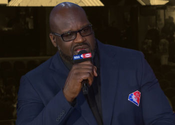 Shaquille O’Neal delivers an emotional tribute to those who inspired him to become an all-time great