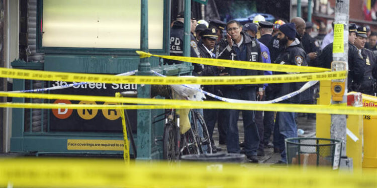 Brooklyn shooting: over 20 injured, including 10 shot, in the subway attack, Suspect is now captured