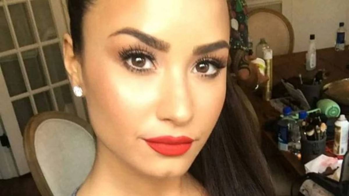 Demi Lovato close up