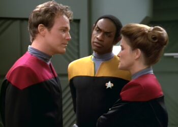 Voyager’s First Riff on the Star Trek Trial Episode Is a Weird Experiment