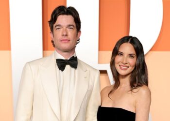 John Mulaney Jokes About Olivia Munn Having ‘Cancer Brain’