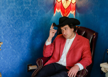 The Artist Blending Classic Country With Modern Pop