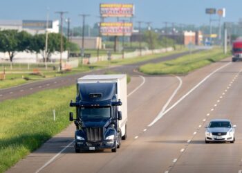Aurora launches commercial self-driving truck service in Texas