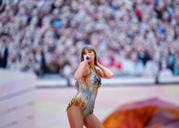 Taylor Swift Buys Back Her Music Catalog