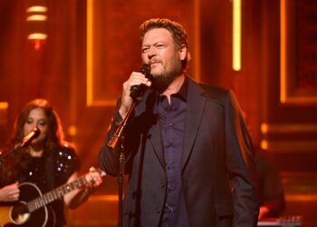 Watch Blake Shelton Showcase Hit Single ‘Texas’ on ‘Fallon’