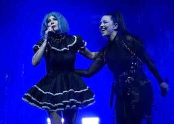 Halsey and Amy Lee Give Live Debut of “Hand That Feeds”