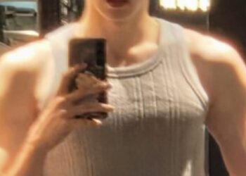 5th Gen Idol Causes A Stir With His Unexpectedly Hot Body