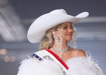 Beyoncé Helps A Couple With Their Gender Reveal At ‘Cowboy Carter’ Tour
