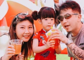 How to Be the “It Parents” at Juicy Burger Fest With a Baby