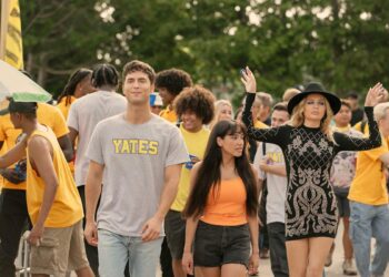 ‘Overcompensating’ is Prime Video’s latest streaming sensation. The queer coming-of-age comedy is about wanting to be loved.