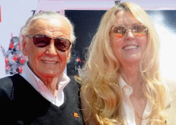 Stan Lee’s Daughter Settles Lawsuit Against Memorabilia Manager