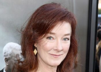 Actress Valerie Mahaffey dies after cancer battle, publicist says