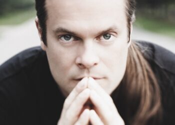 Carlton Fine Arts Presents “Veluminosity,” New & Innovative Light Art Show by Acclaimed Lighting Guru, Bentley Meeker