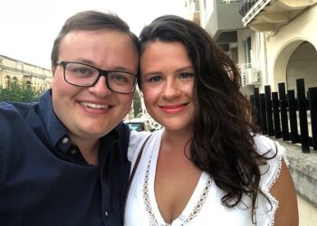 Aide in Beijing spy claim held meeting with China minister before police swoop