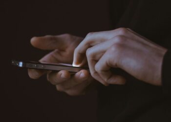 grade iPhone exploit kit spreading to hackers: reports