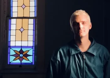 Armbruster Gleefully Confounds Expectations, Again » PopMatters