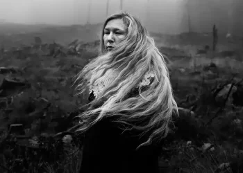 Fågelle Finds Melancholy Release in Glorious Gloom » PopMatters