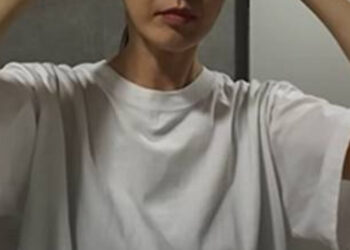 45-Year-Old Actress Goes Fully Barefaced On Camera For The First Time