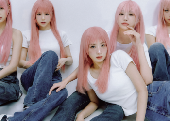 APINK> to Singapore for One Night of Magic