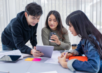 Tech revolution unleashed: Navigating emerging trends for strategic transformation