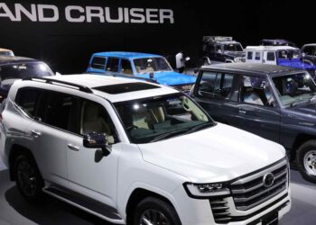 Toyota to cut output by nearly 40,000 for Mideast-bound vehicles