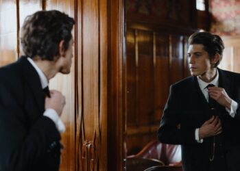 How Accessories Are Reclaiming Their Influence in Tailored Fashion | Style Vanity